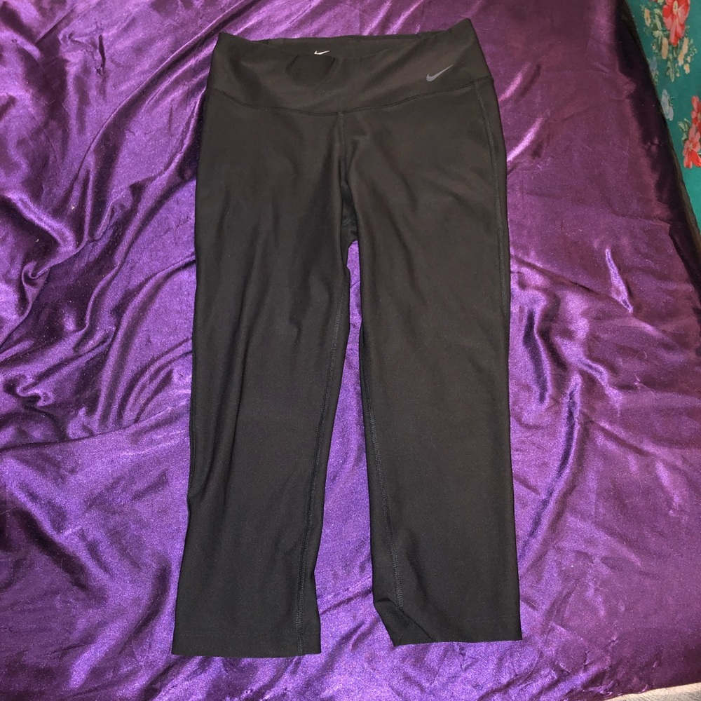 Nike size small fitness workout exercise capris